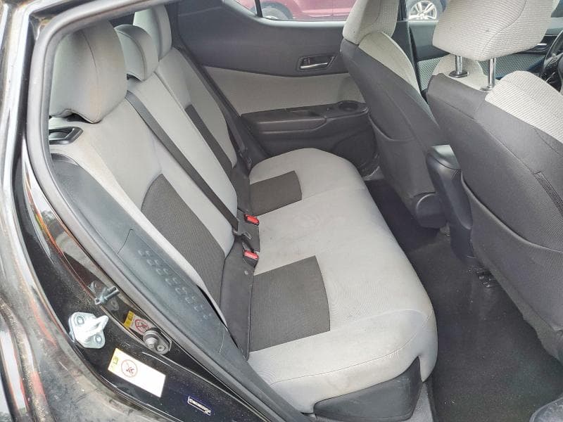 2019 TOYOTA C-HR XLE 10