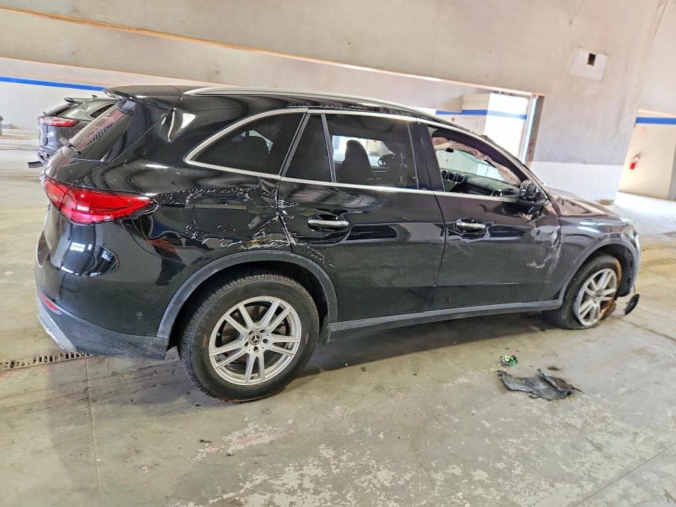 2023 MERCEDES-BENZ GLC 300 4MATIC 3