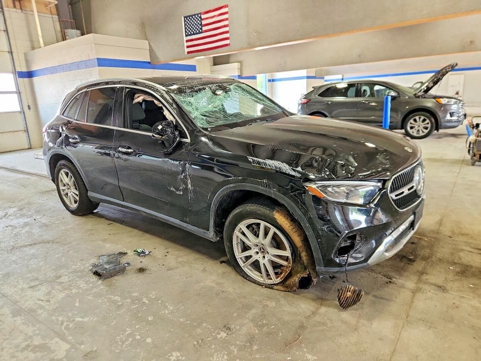 2023 MERCEDES-BENZ GLC 300 4MATIC 4