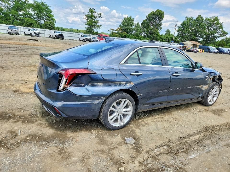 2022 CADILLAC CT4 LUXURY 3