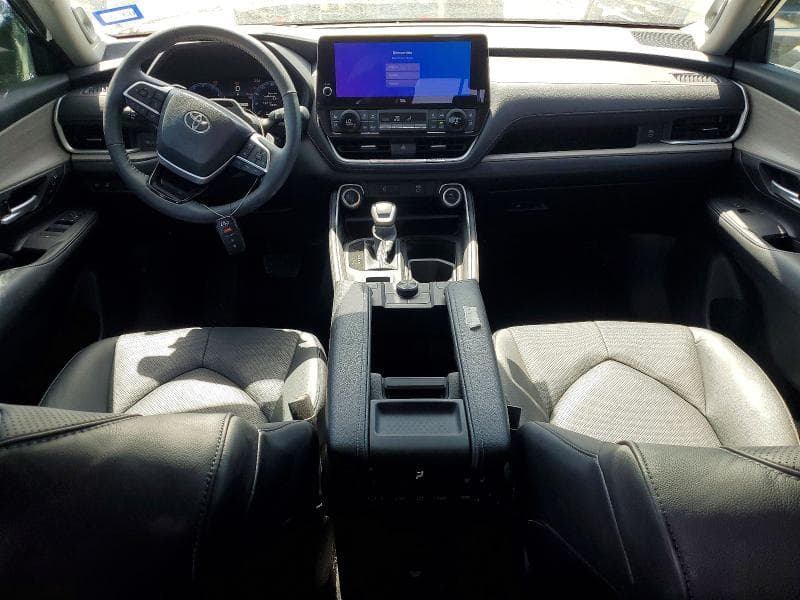2025 TOYOTA GRAND HIGHLANDER PLATINUM 8