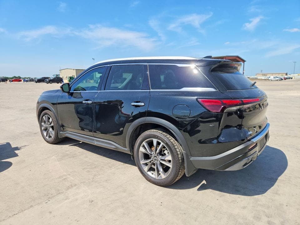 2022 INFINITI QX60 LUXE 2