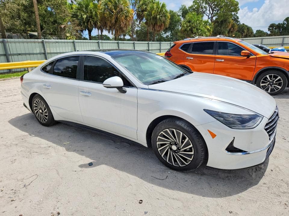 2022 HYUNDAI SONATA HYBRID LIMITED 4