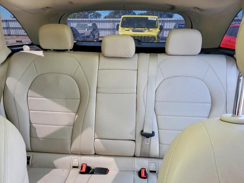 2020 MERCEDES-BENZ GLC 300 4MATIC 300 4MATIC 10