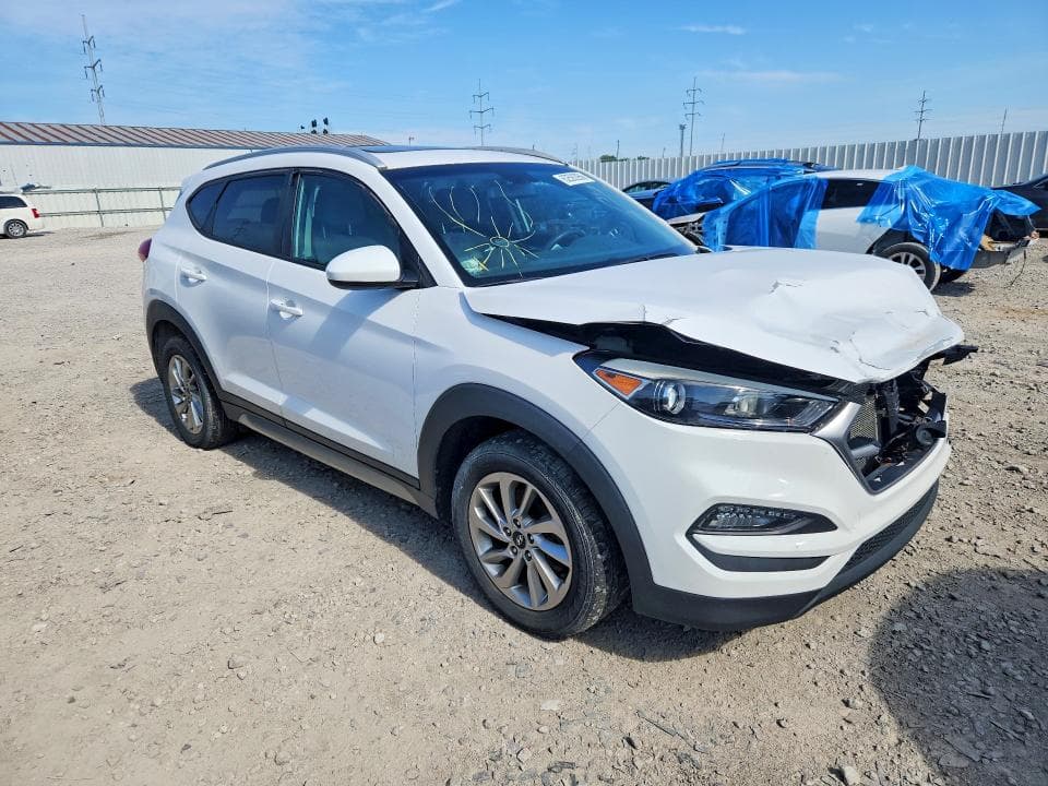 2017 HYUNDAI TUCSON SE 4