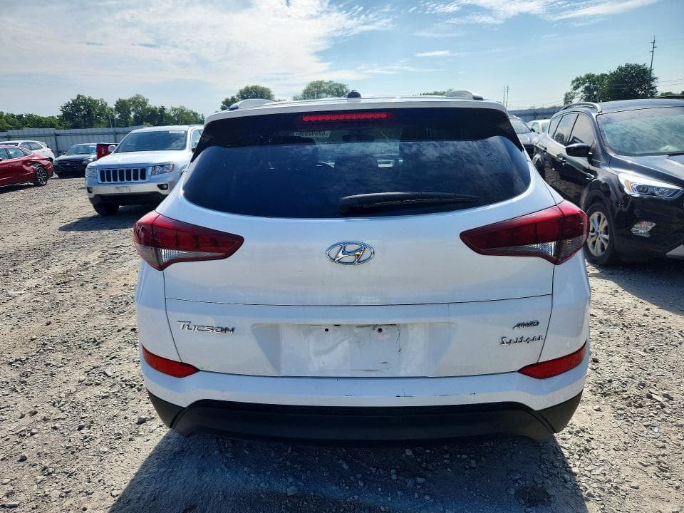 2017 HYUNDAI TUCSON SE 6