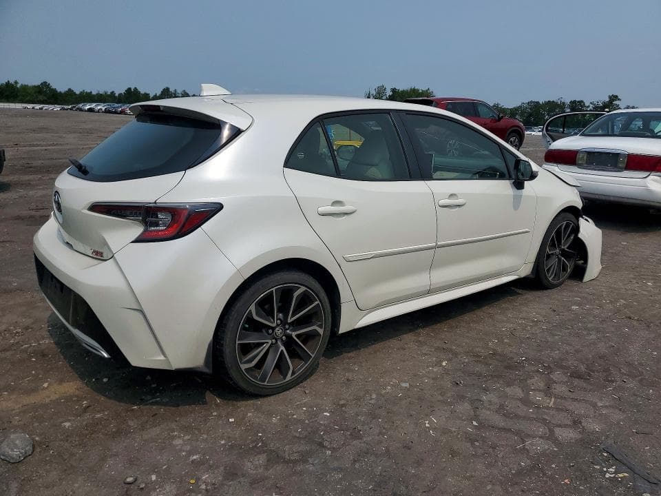 2019 TOYOTA COROLLA HATCHBACK XSE 3