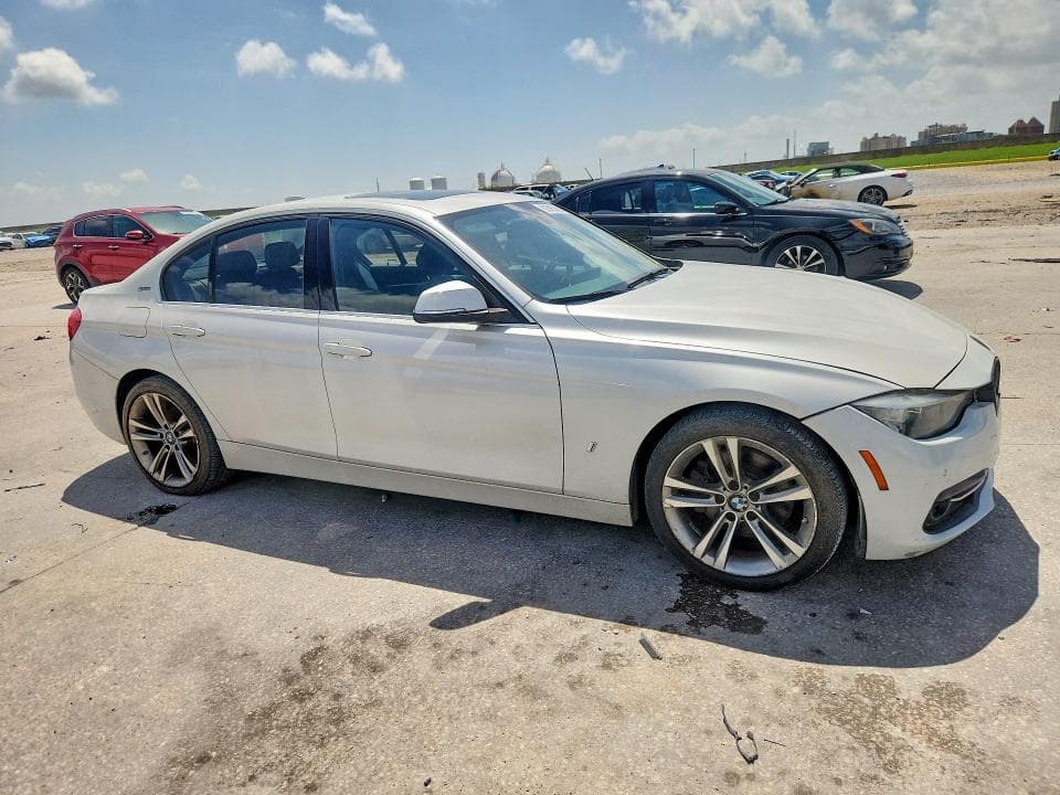 2017 BMW 330E 4