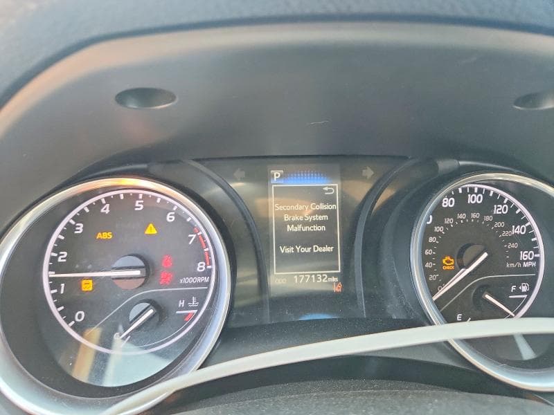 2018 TOYOTA CAMRY SE 9