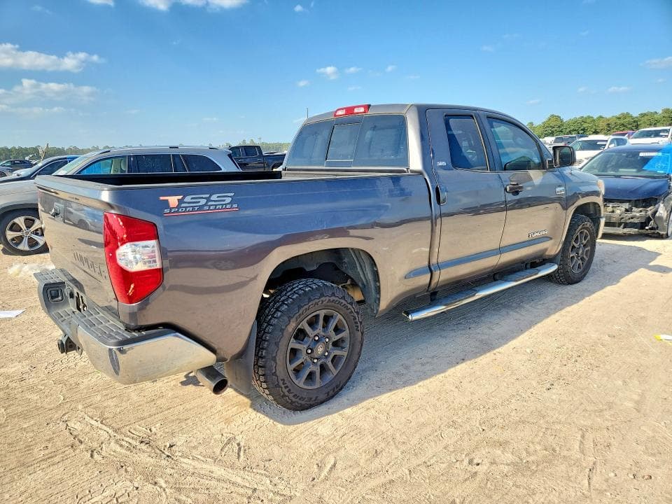 2017 TOYOTA TUNDRA SR5 3