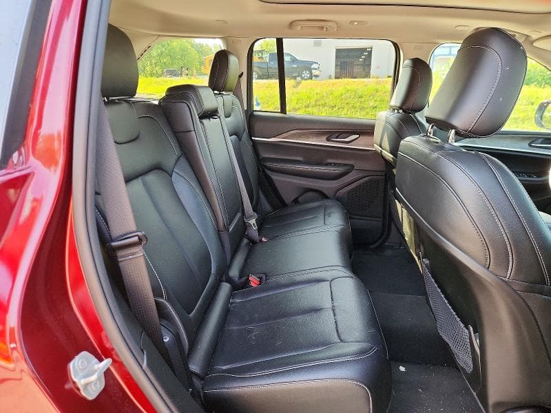 2023 JEEP GRAND CHEROKEE LIMITED 11