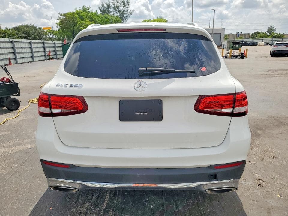 2019 MERCEDES-BENZ GLC 300 6