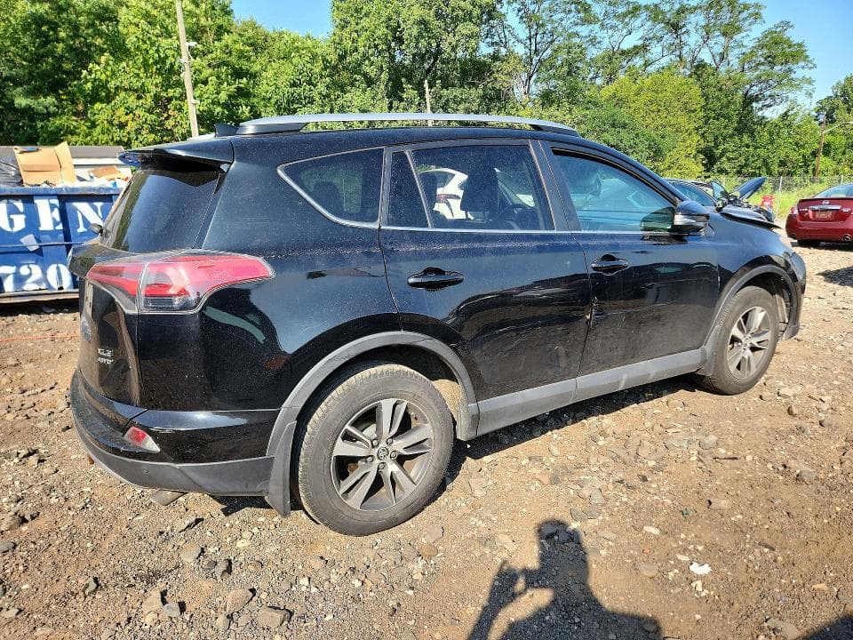 2017 TOYOTA RAV4 XLE 3