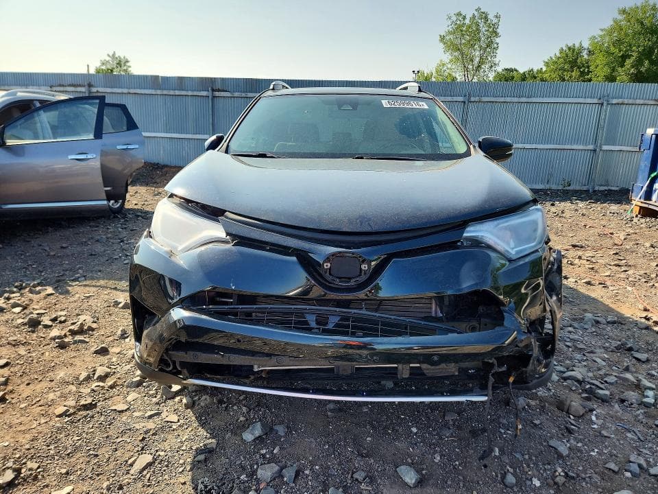 2017 TOYOTA RAV4 XLE 5