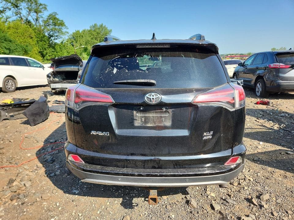 2017 TOYOTA RAV4 XLE 6
