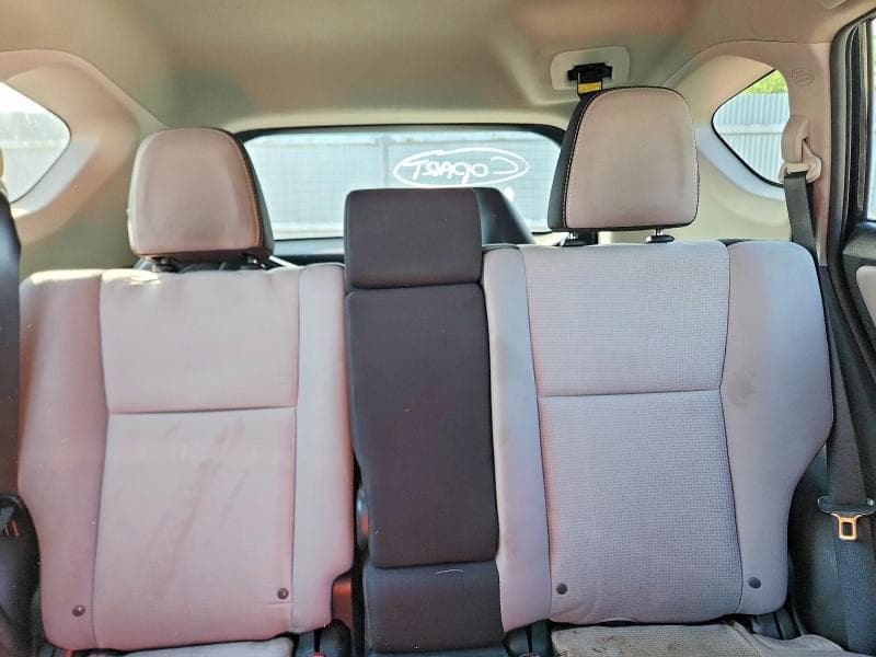 2017 TOYOTA RAV4 XLE 10