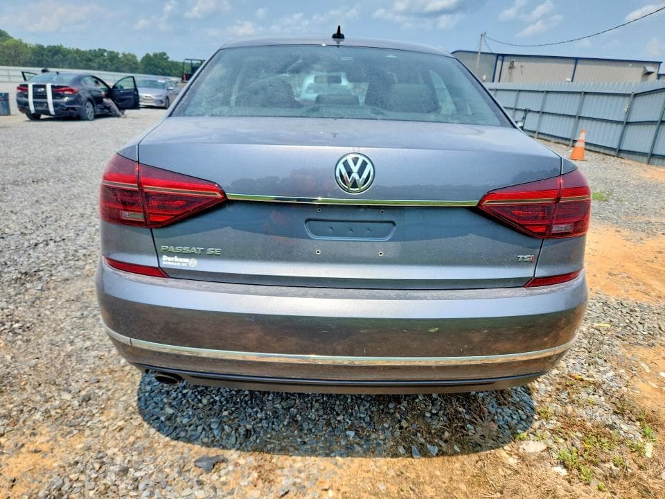 2018 VOLKSWAGEN PASSAT SE 6