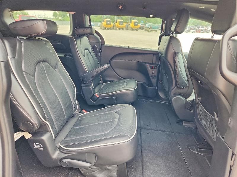 2026 CHRYSLER PACIFICA LIMITED 11