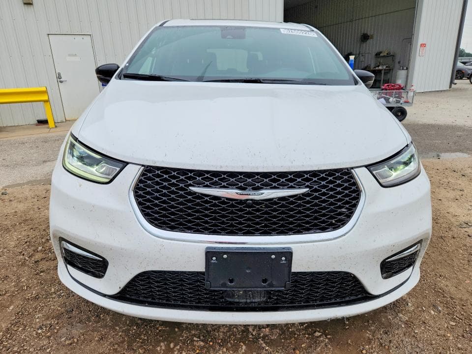 2026 CHRYSLER PACIFICA LIMITED 5