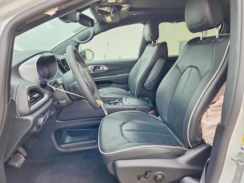 2026 CHRYSLER PACIFICA LIMITED 7