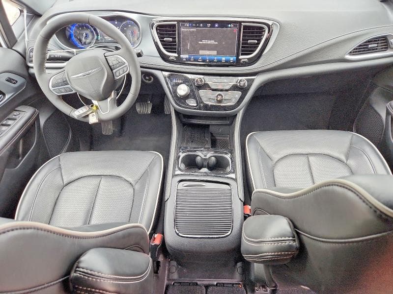 2026 CHRYSLER PACIFICA LIMITED 8