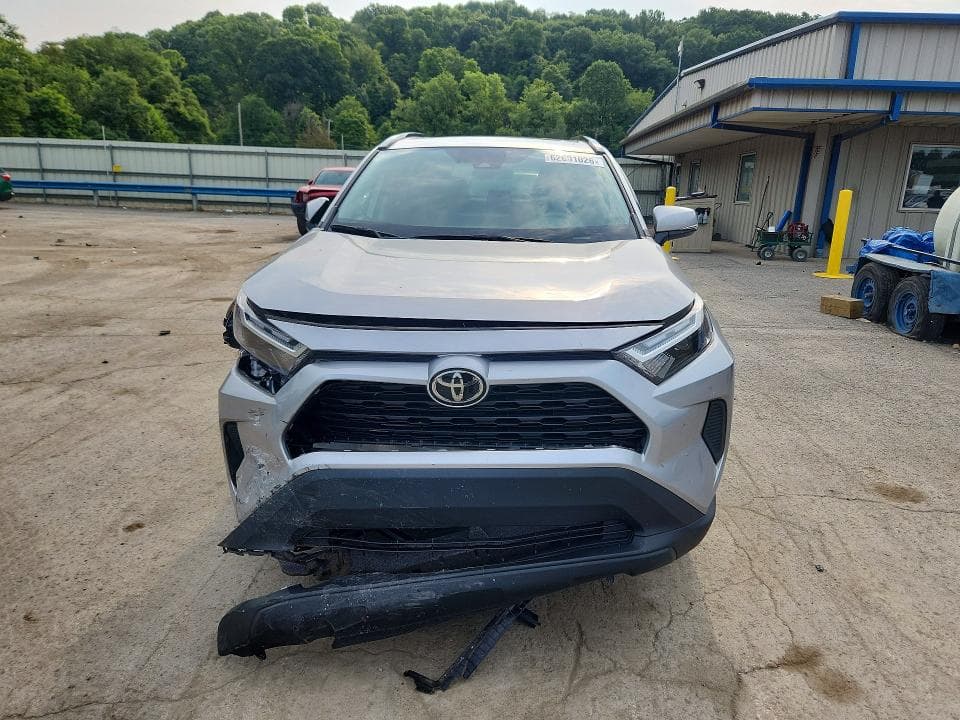 2025 TOYOTA RAV4 HYBRID XLE 5