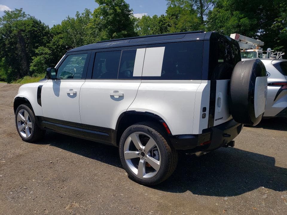 2026 LAND ROVER DEFENDER 110 X-DYNAMIC SE 2