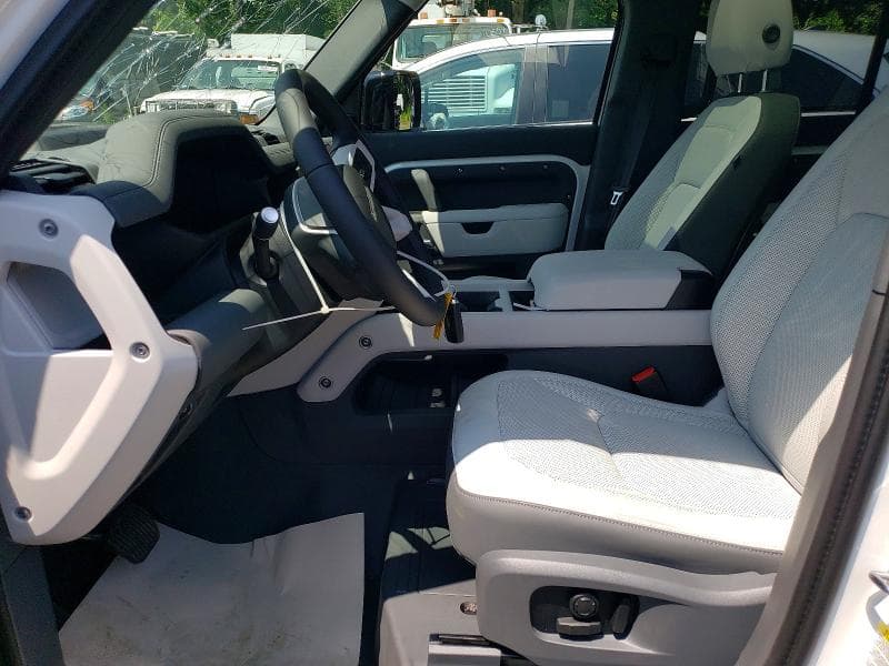 2026 LAND ROVER DEFENDER 110 X-DYNAMIC SE 7
