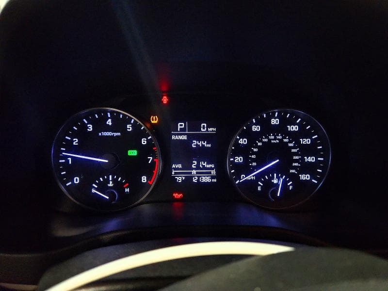 2017 HYUNDAI ELANTRA SE 9