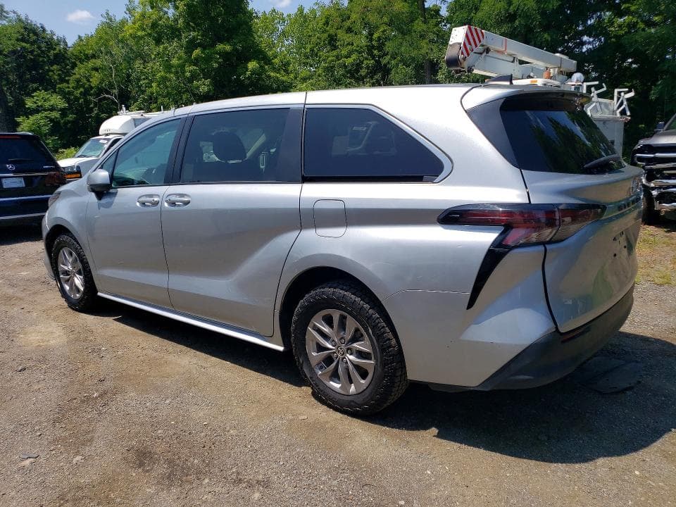 2024 TOYOTA SIENNA LE 2