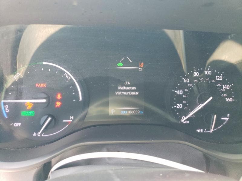2024 TOYOTA SIENNA LE 9