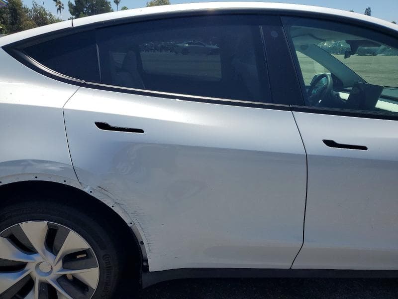 2023 TESLA MODEL Y 10