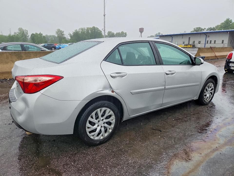 2017 TOYOTA COROLLA LE 3
