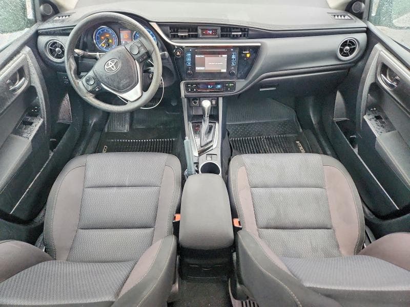 2017 TOYOTA COROLLA LE 8