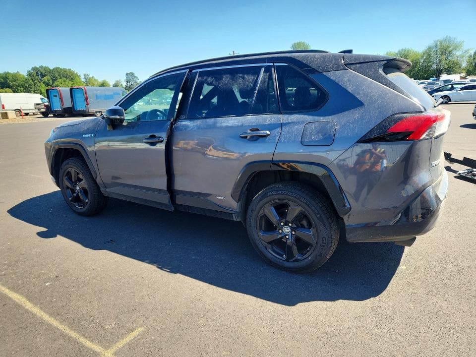 2020 TOYOTA RAV4 XSE 2