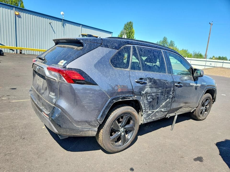 2020 TOYOTA RAV4 XSE 3