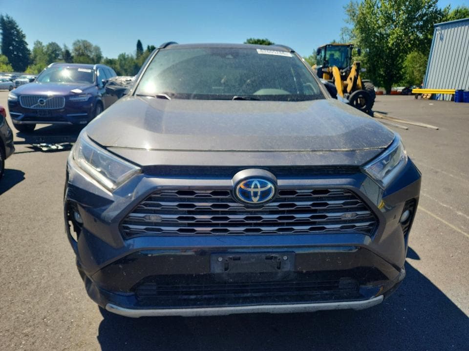 2020 TOYOTA RAV4 XSE 5