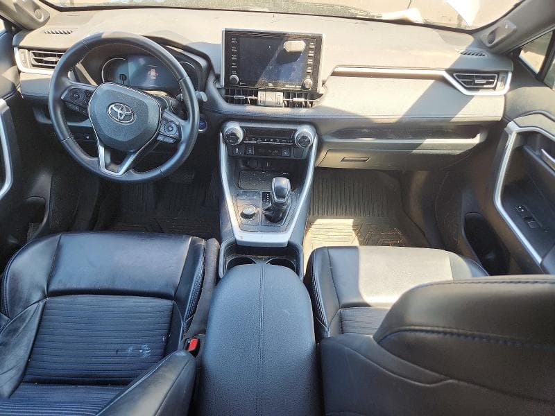 2020 TOYOTA RAV4 XSE 8
