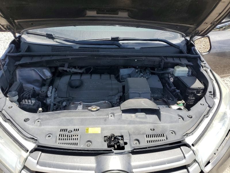 2017 TOYOTA HIGHLANDER LE 11