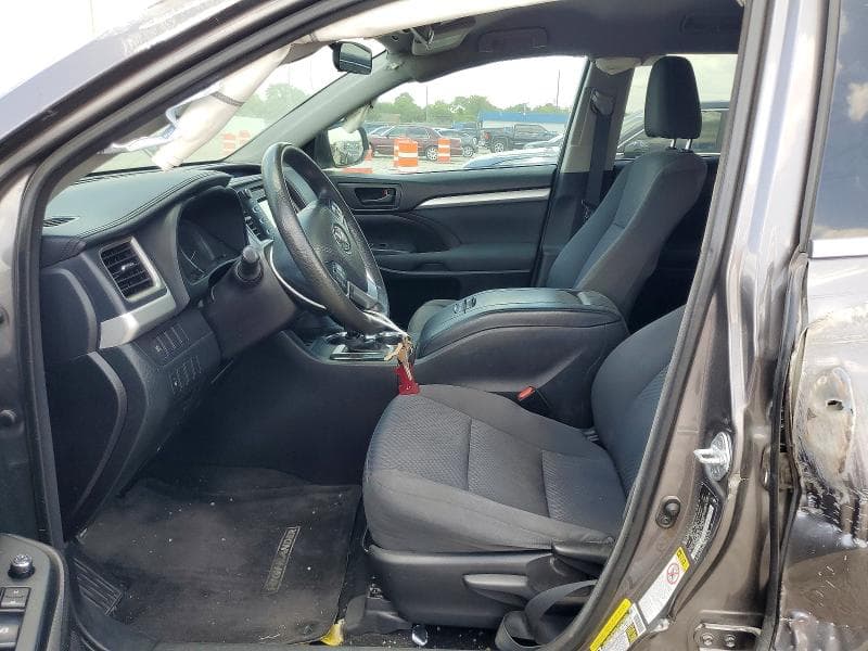 2017 TOYOTA HIGHLANDER LE 7