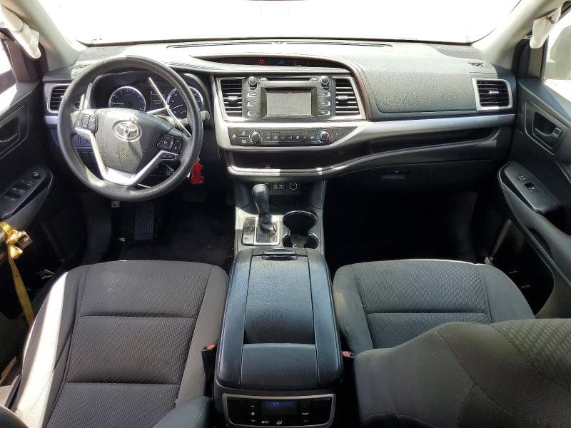 2017 TOYOTA HIGHLANDER LE 8