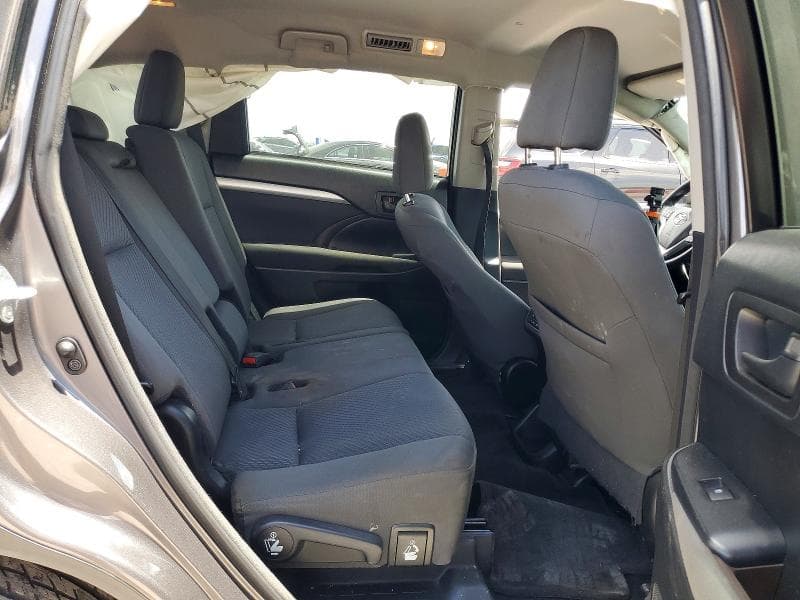 2017 TOYOTA HIGHLANDER LE 10