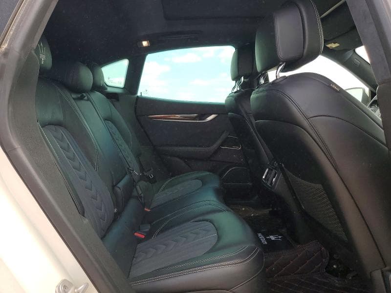 2017 MASERATI LEVANTE LUXURY 11