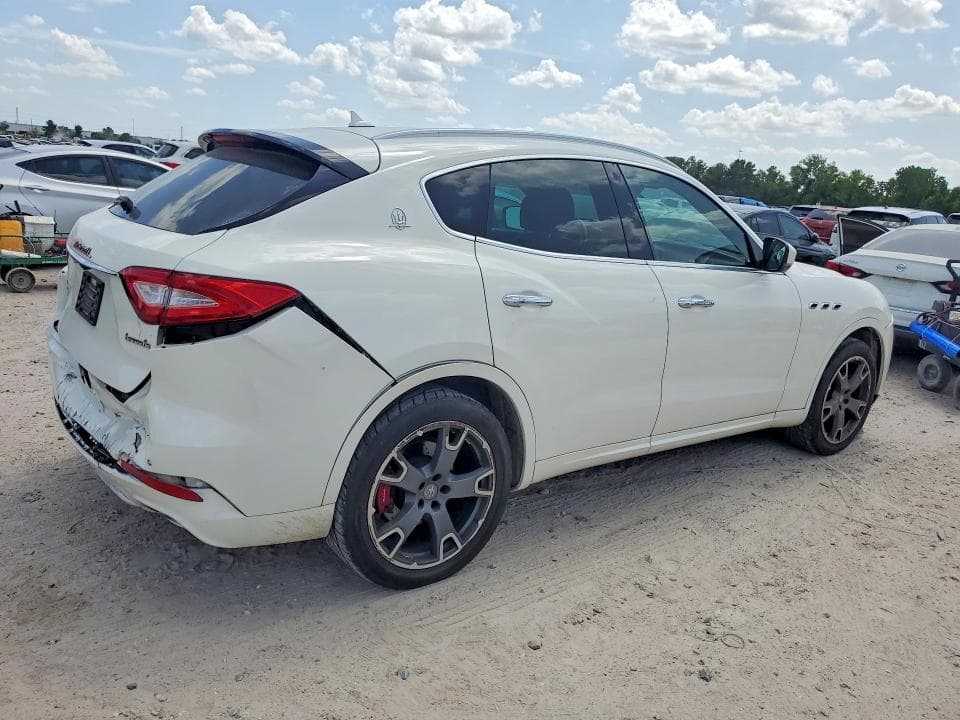 2017 MASERATI LEVANTE LUXURY 3