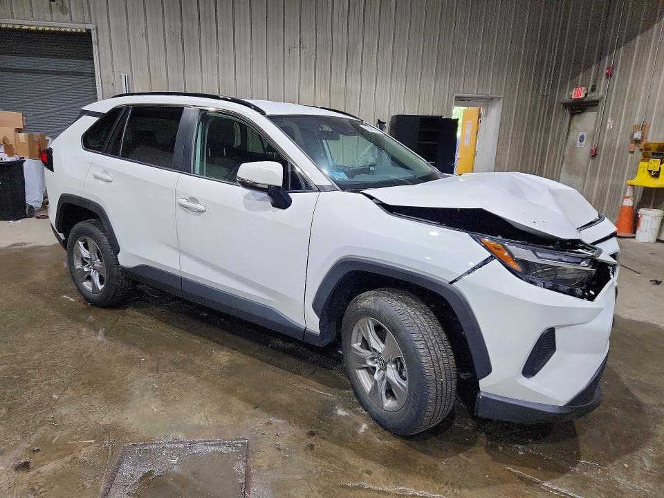 2024 TOYOTA RAV4 XLE 4