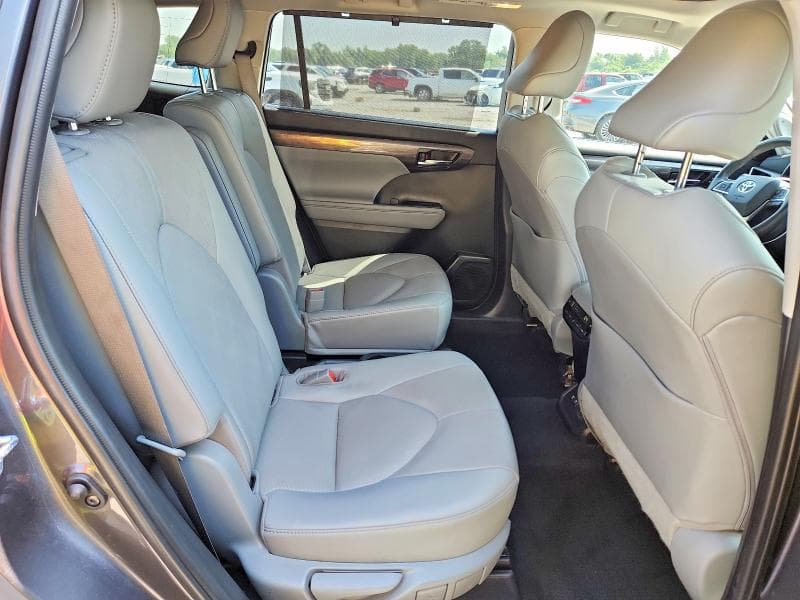 2021 TOYOTA HIGHLANDER PLATINUM 11