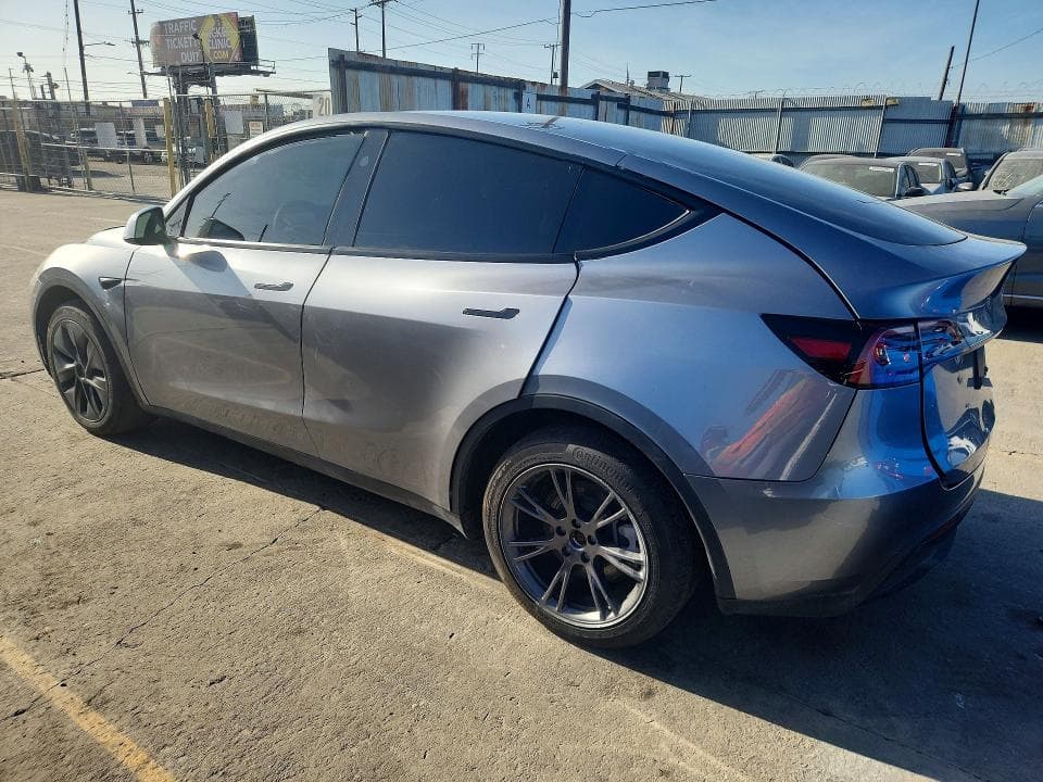 2025 TESLA MODEL Y 2