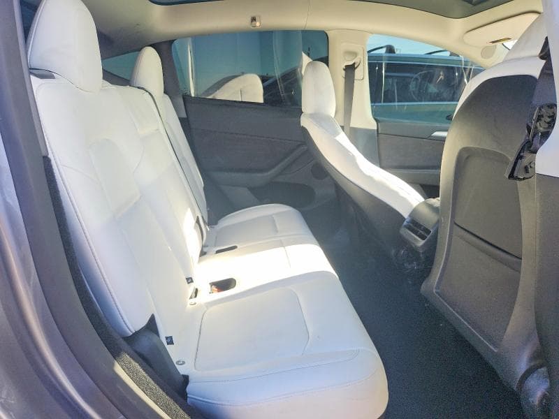 2025 TESLA MODEL Y 11