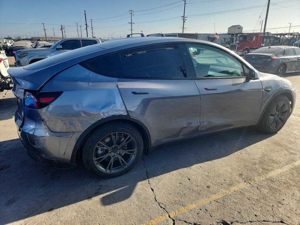 2025 TESLA MODEL Y 3