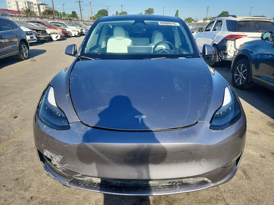 2025 TESLA MODEL Y 5